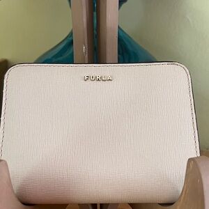Furla Camila Compact Leather Wallet Euc